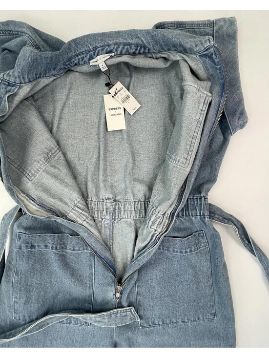 NWT Express X LADYGANG Women’s Blue Denim Zip Front Belted Jumpsuit Size 8 - Picture 4 of 10